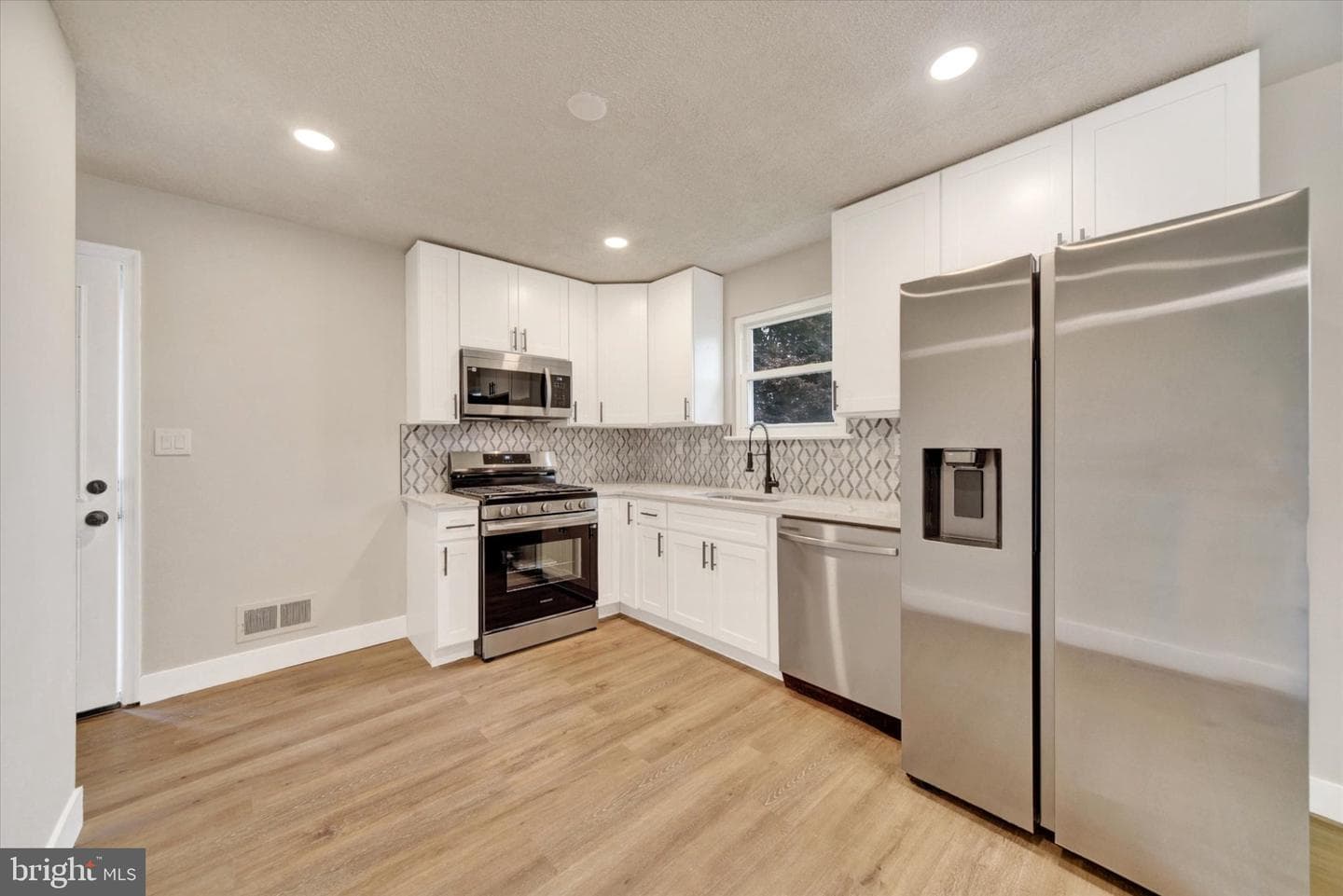 3709 Lamoine Road photo 8