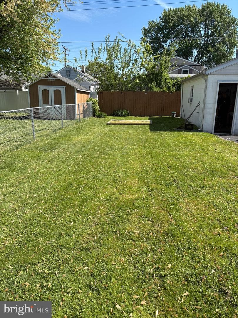 210 Pinewood Road photo 7