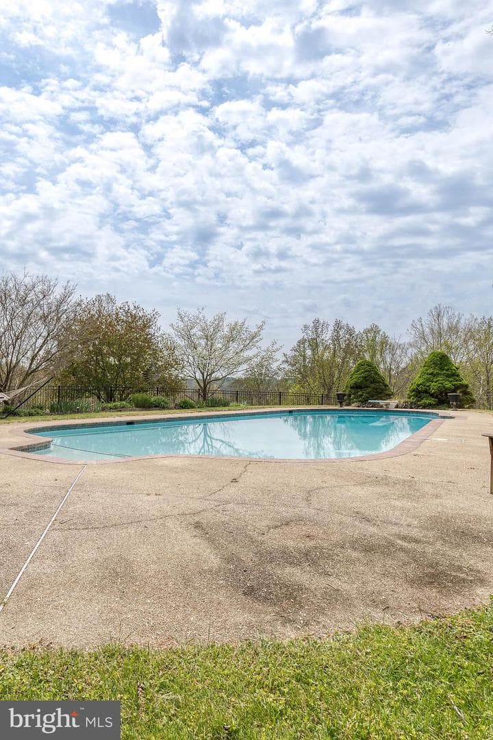 15701 Home Road photo 82