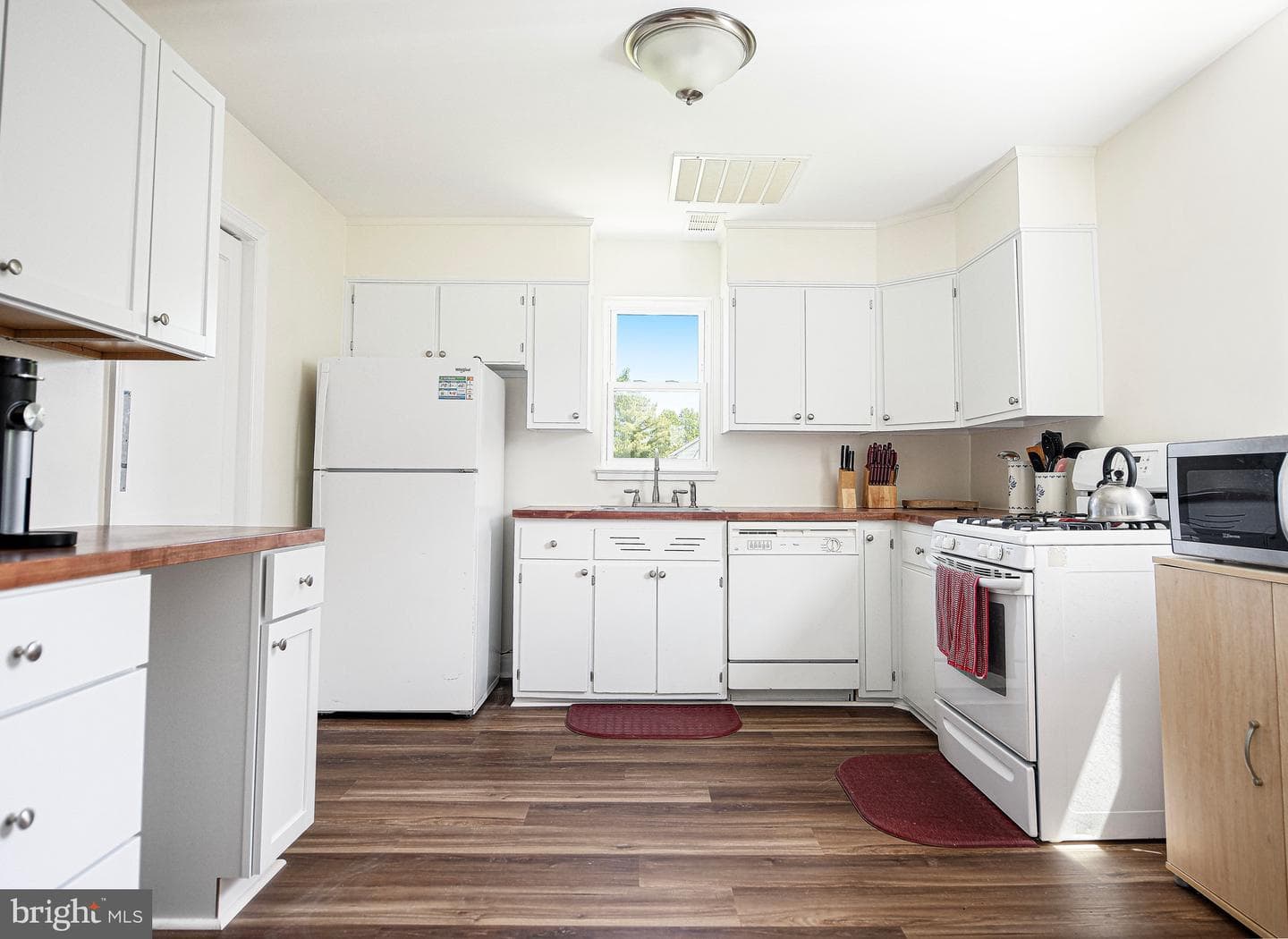 4210 Cardwell photo 8