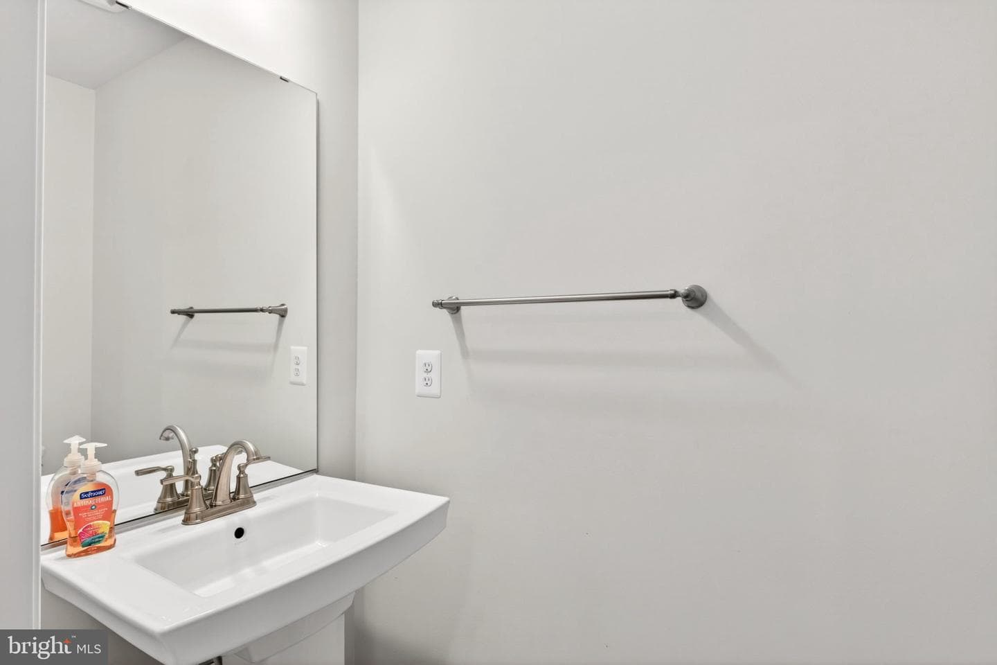 6512 Greenleigh photo 12