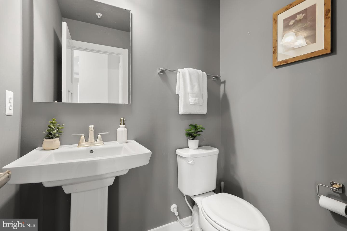 6207 Islington Street photo 20
