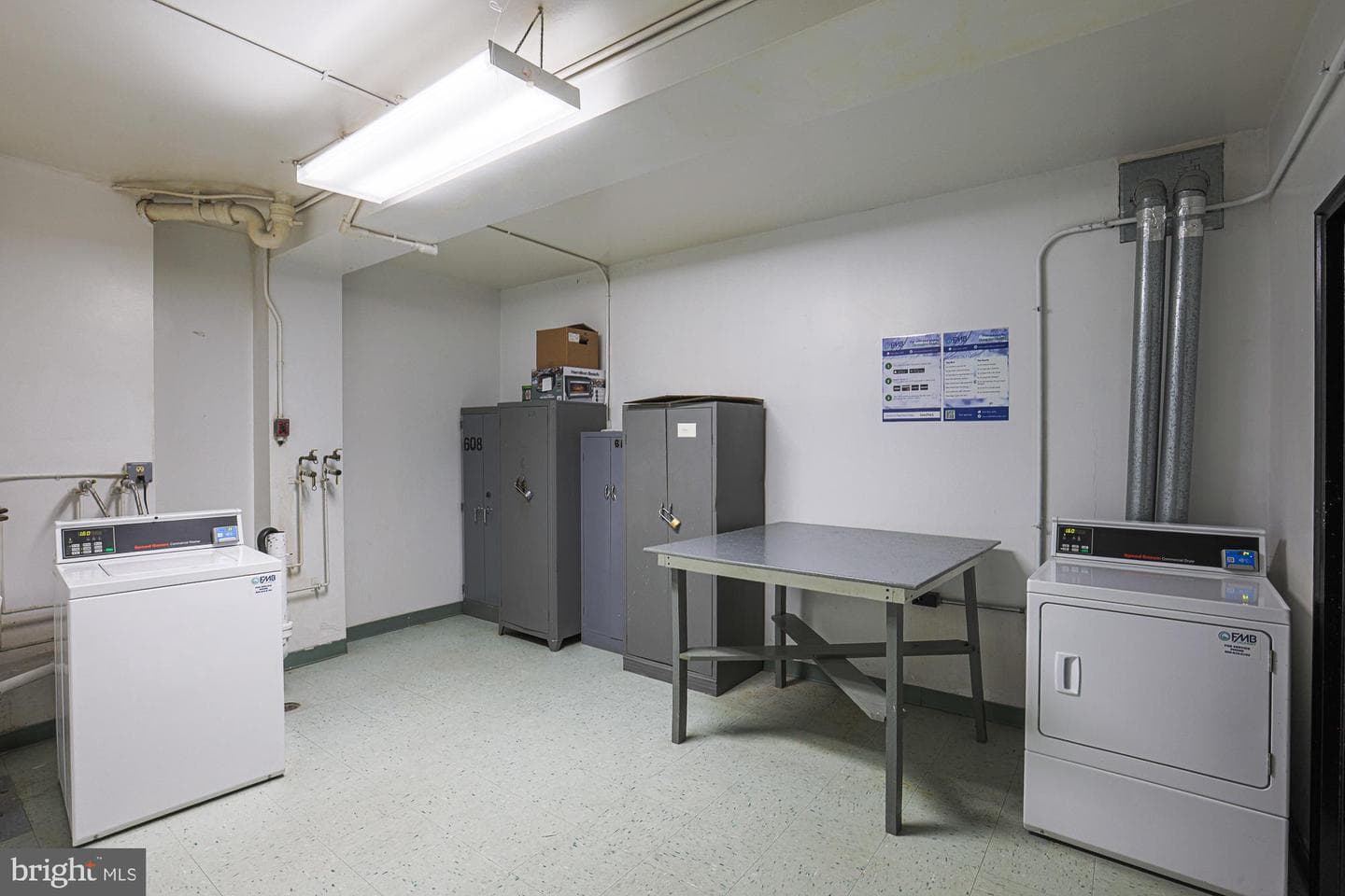 11 Slade #610 photo 36