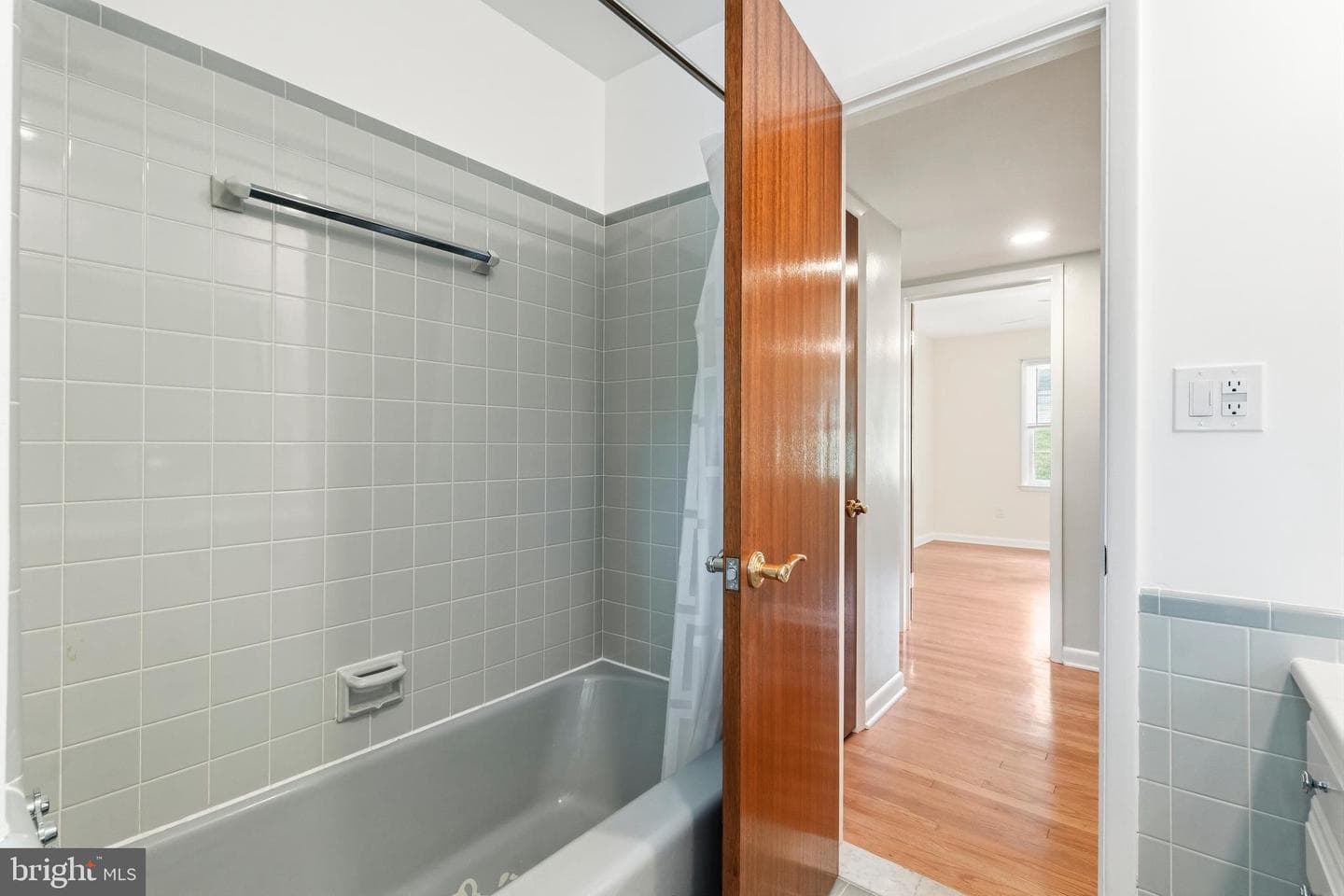 1146 Gypsy Lane E photo 22