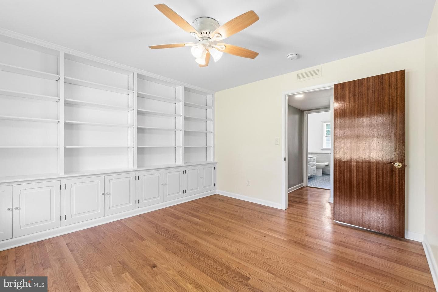 1146 Gypsy Lane E photo 26