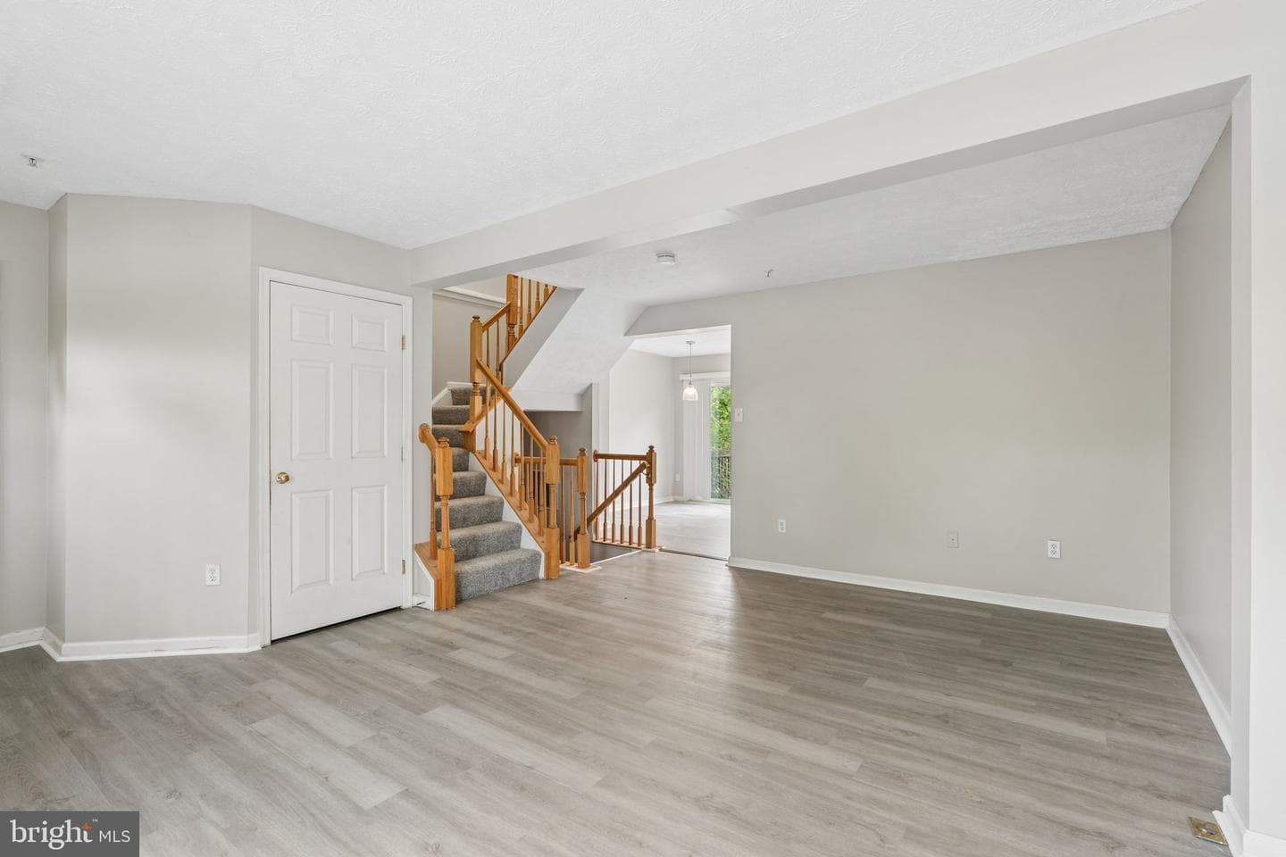 9314 Vanguard Court photo 10