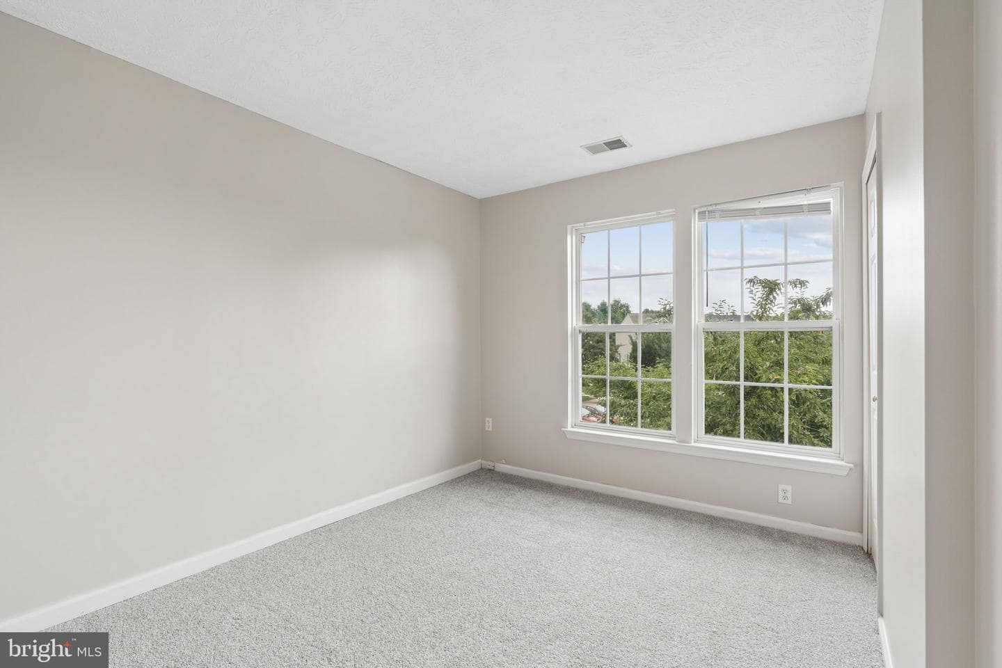 9314 Vanguard Court photo 20