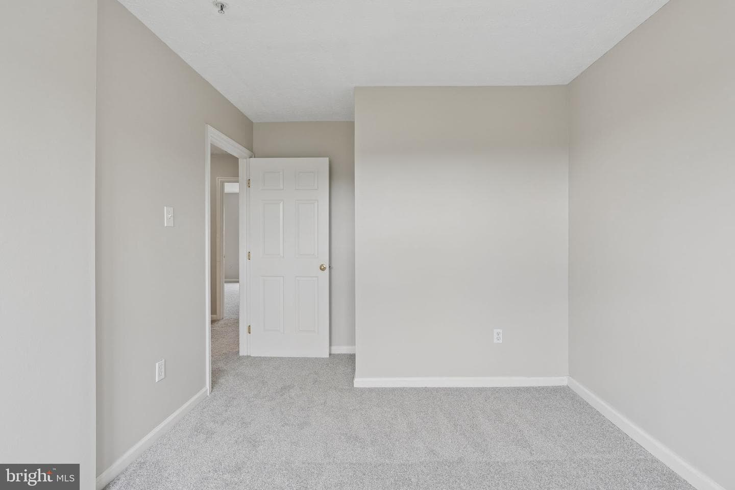 9314 Vanguard Court photo 21