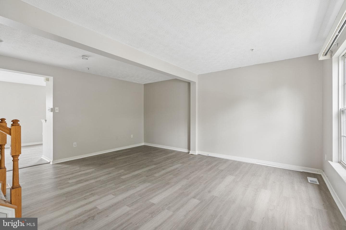 9314 Vanguard Court photo 5