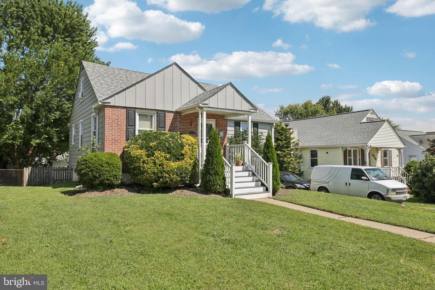 4214 Thorncliff Road photo 5