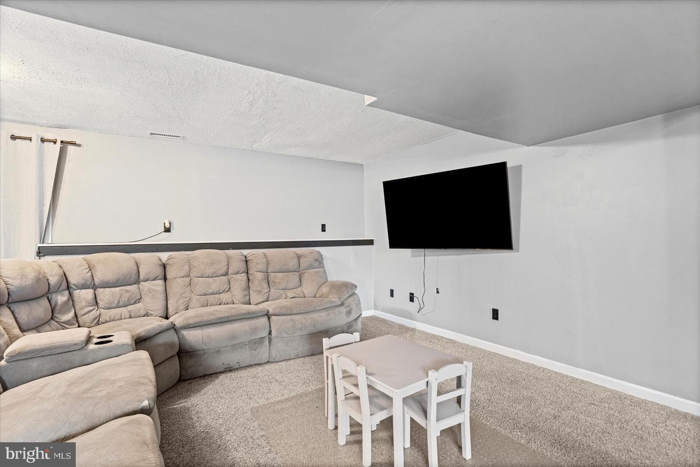 9453 Seven Courts Drive photo 21
