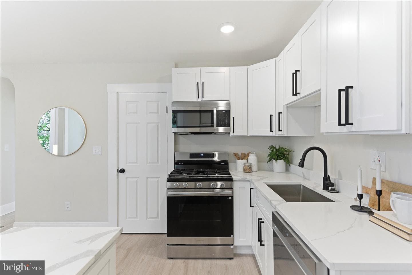 1 Glenwood Avenue photo 10