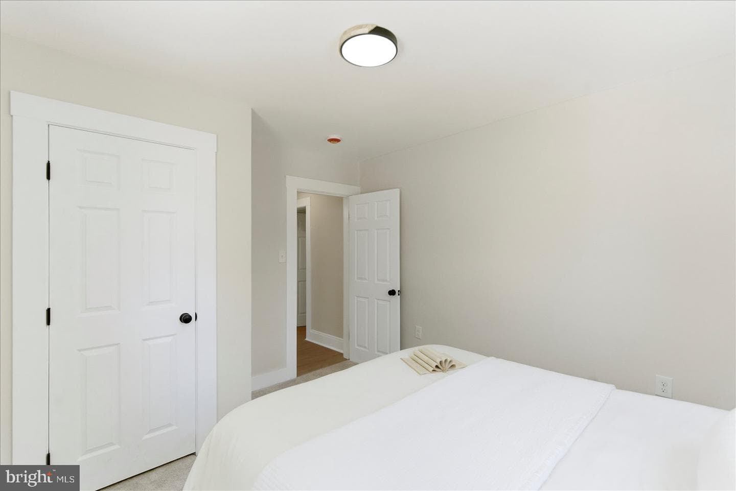 1 Glenwood Avenue photo 24