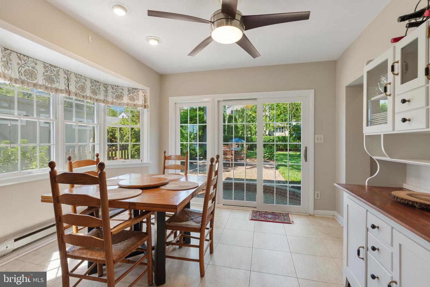 818 Kingston Road photo 11