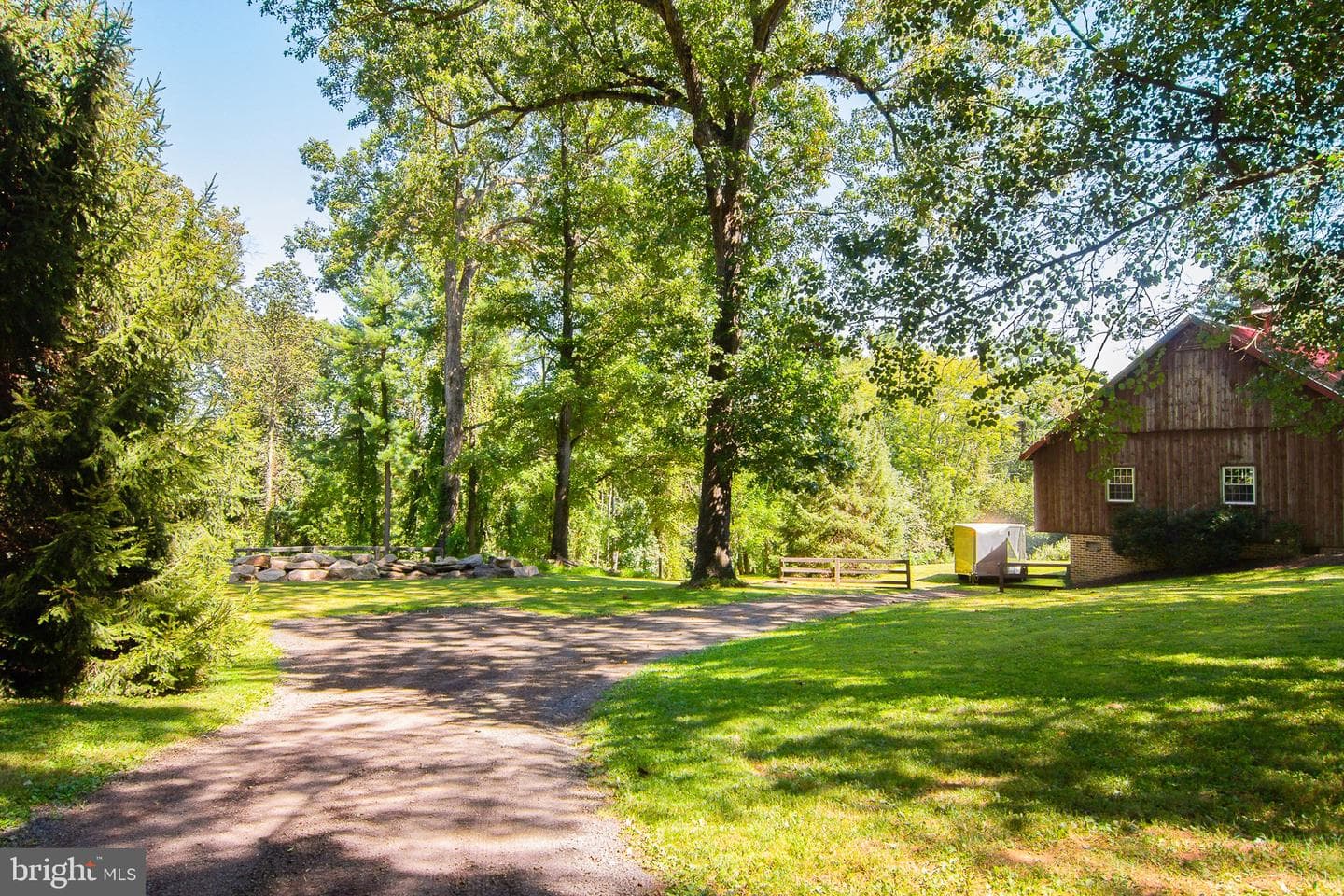 18603 Falls Road photo 19
