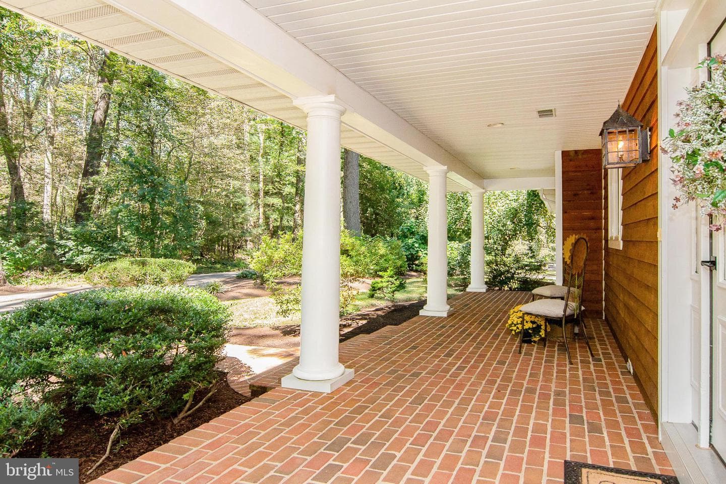 18603 Falls Road photo 3
