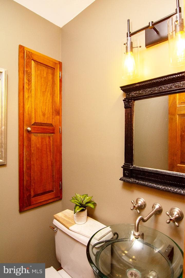 18603 Falls Road photo 40