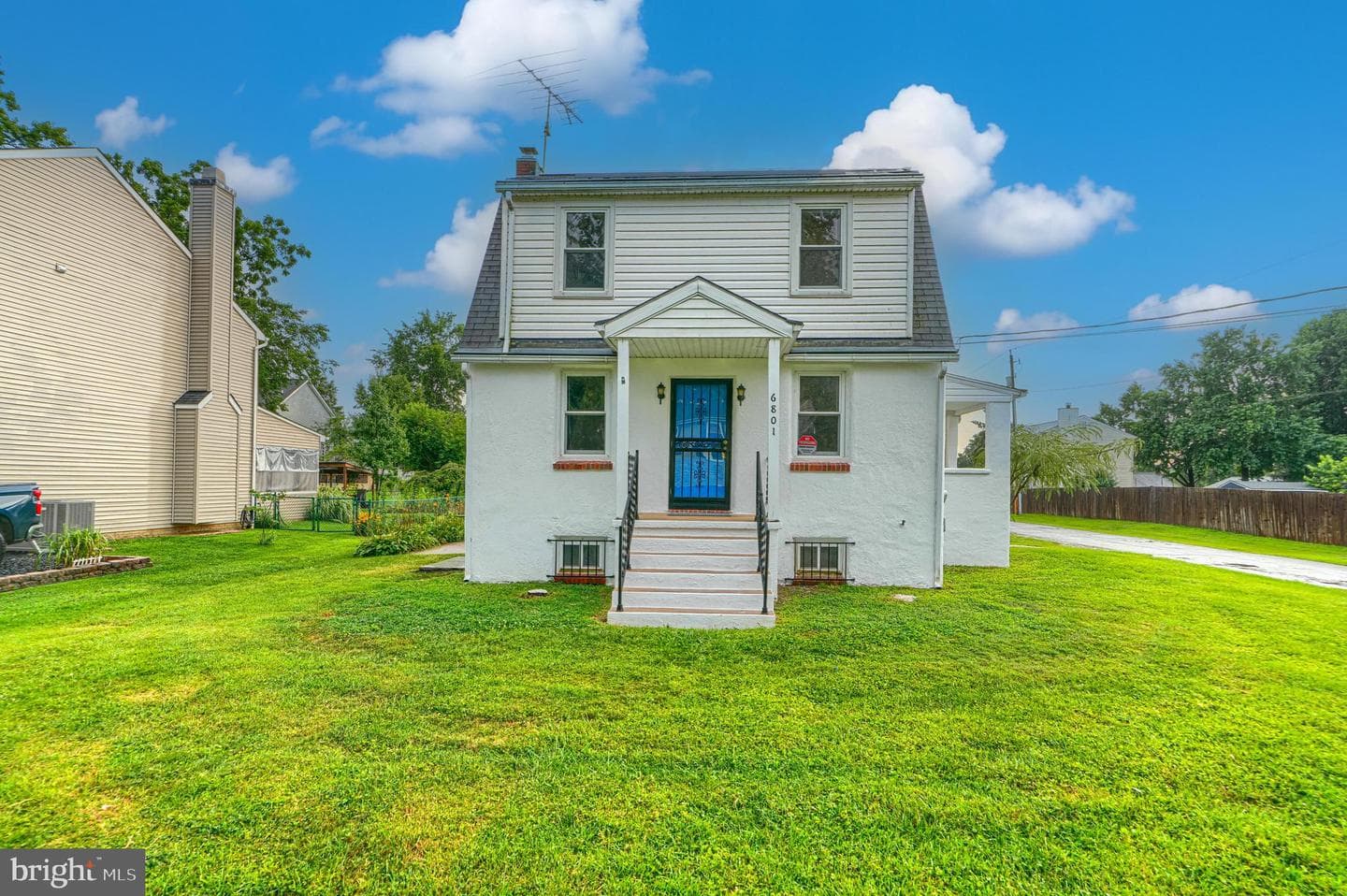 6801 North River photo 1