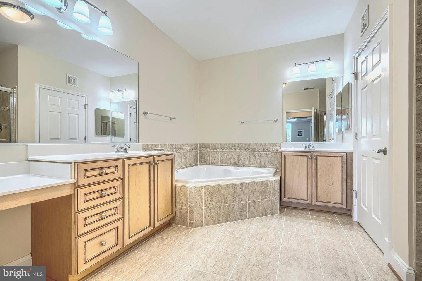 2900 Stone Cliff Drive #105 photo 24