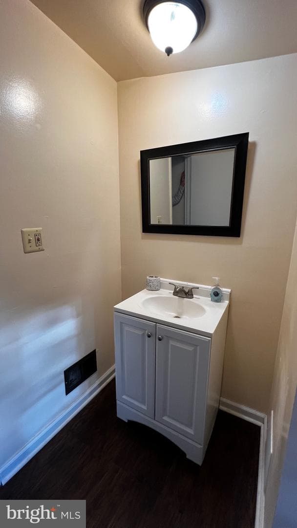2024 Kennicott Road photo 11