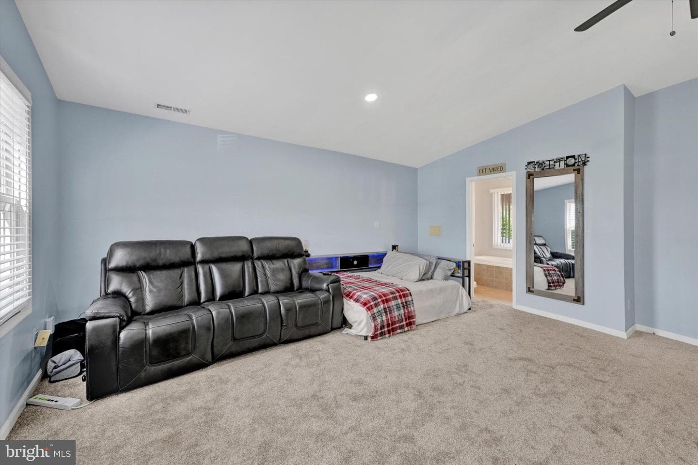 521 Riverside Drive photo 15