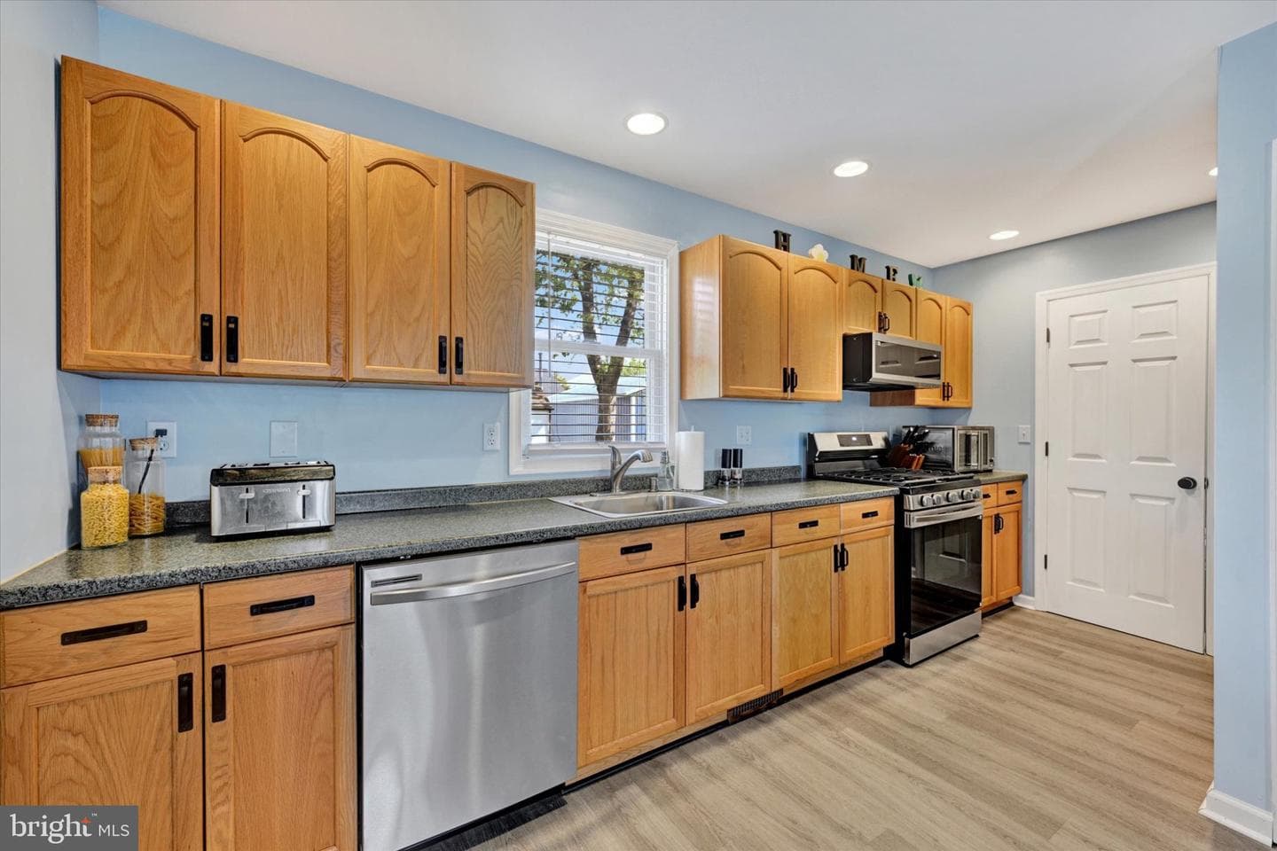 521 Riverside Drive photo 6
