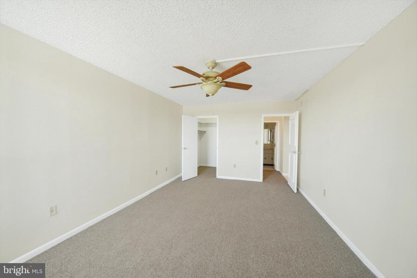 205 E Joppa Road #1604 photo 12
