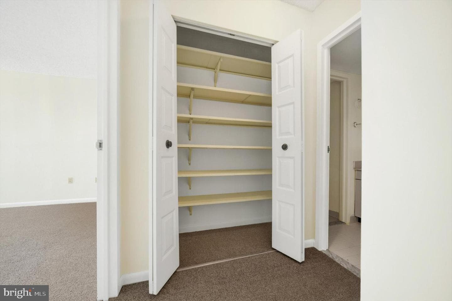 205 E Joppa Road #1604 photo 15
