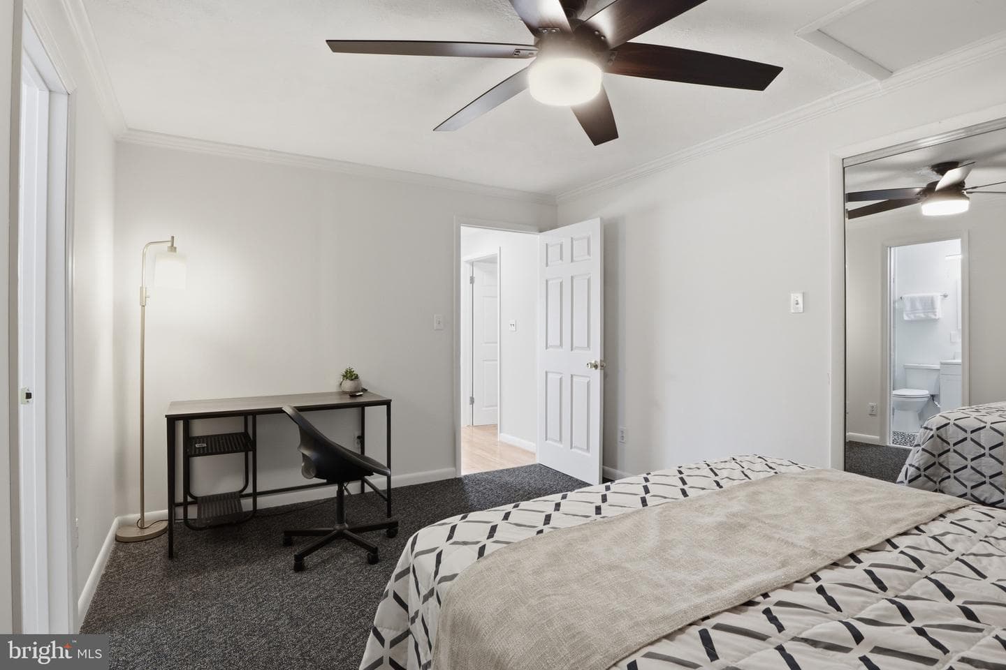 2304 Poplar photo 36