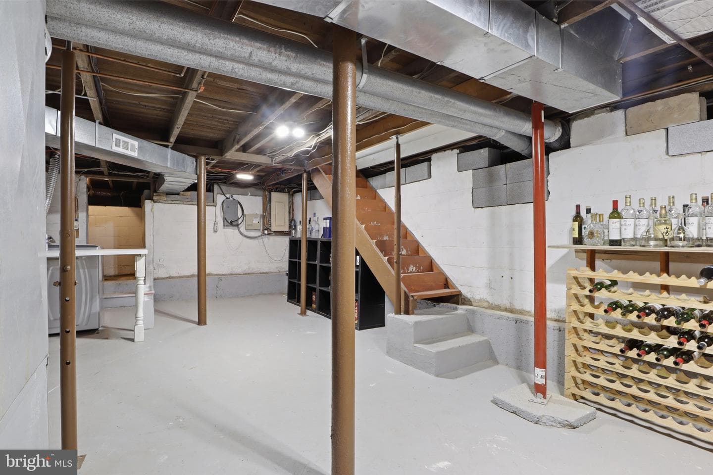 2304 Poplar photo 50