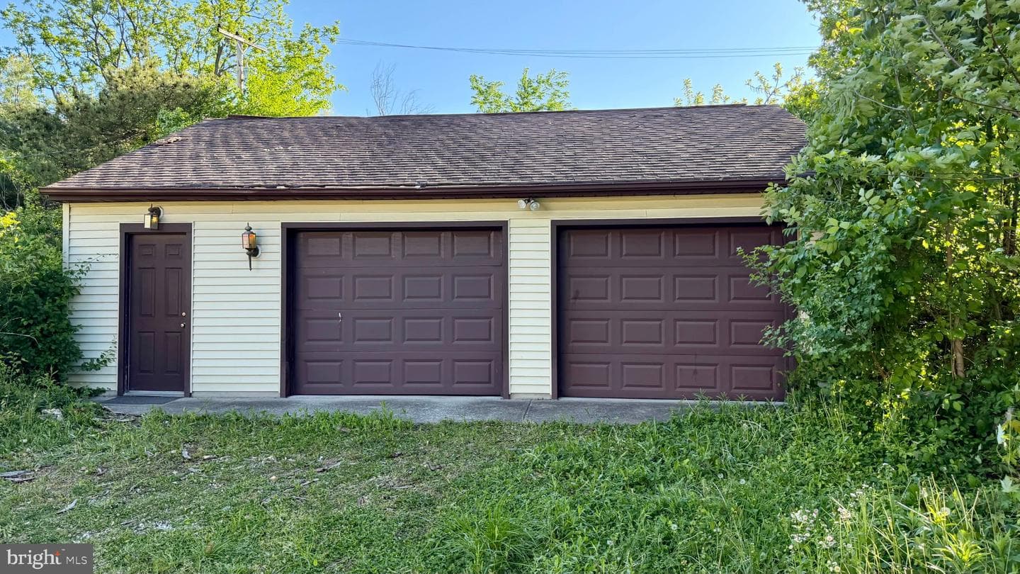 927 Leeds Avenue photo 27
