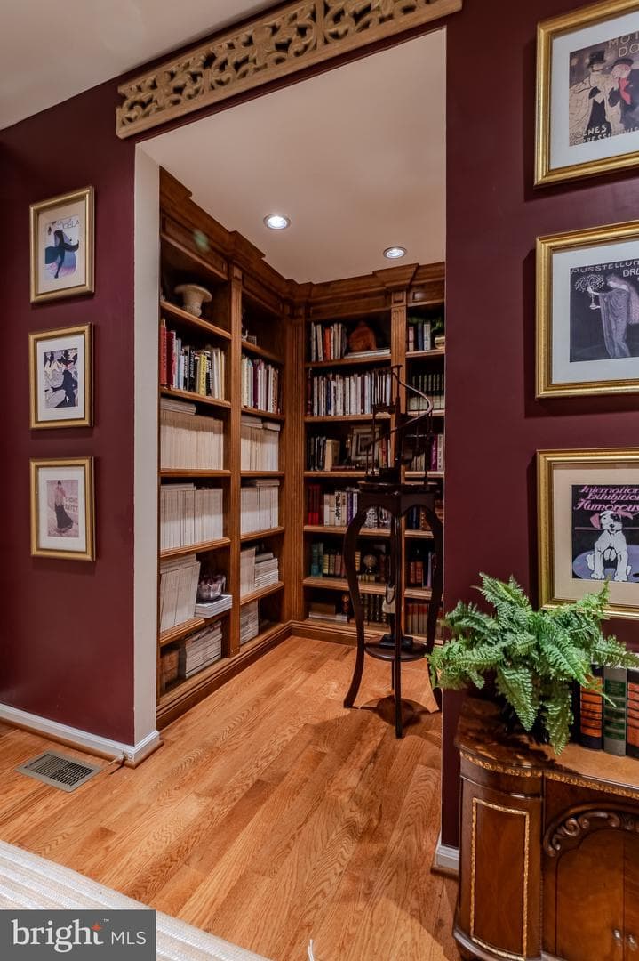 15 Austringer Court #15 photo 5