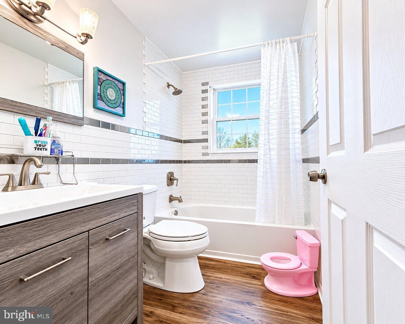 7901 Rolling View Avenue #a photo 18