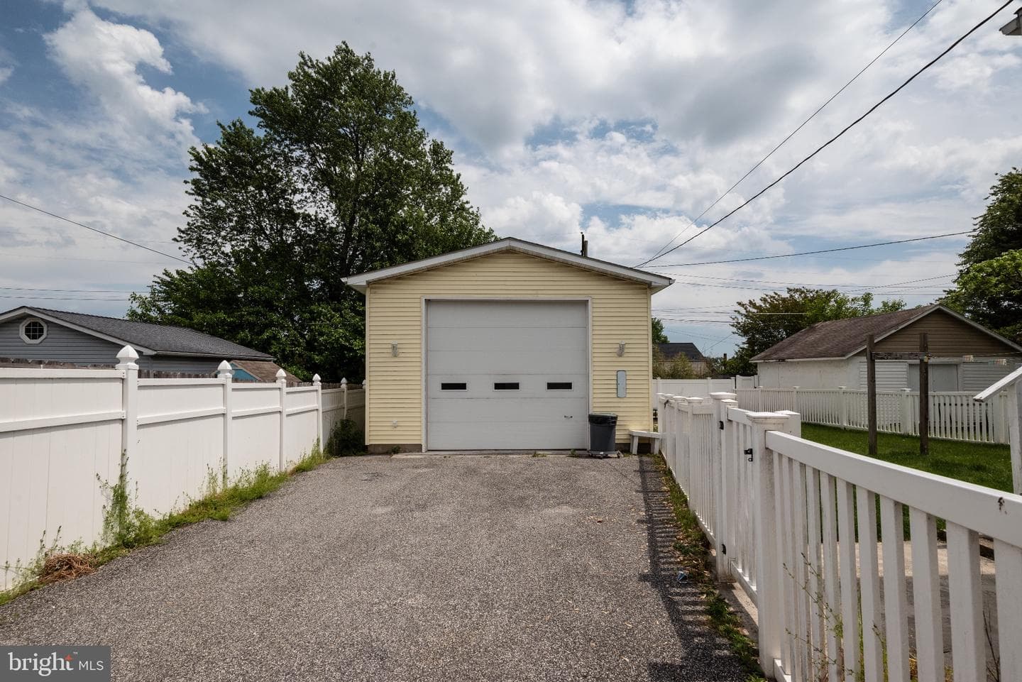 119 Leslie Avenue photo 23