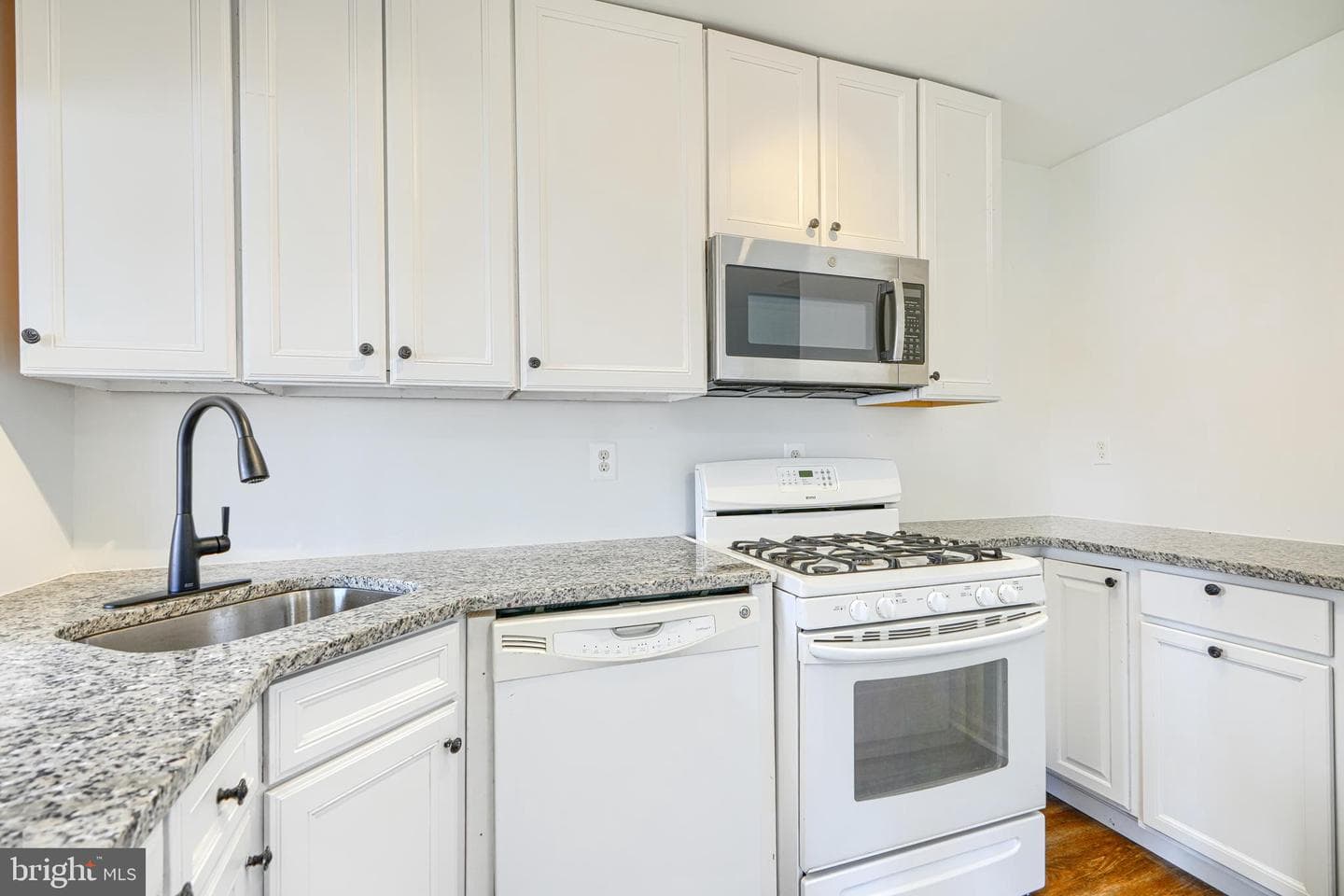 8032 Gray Haven Road photo 7