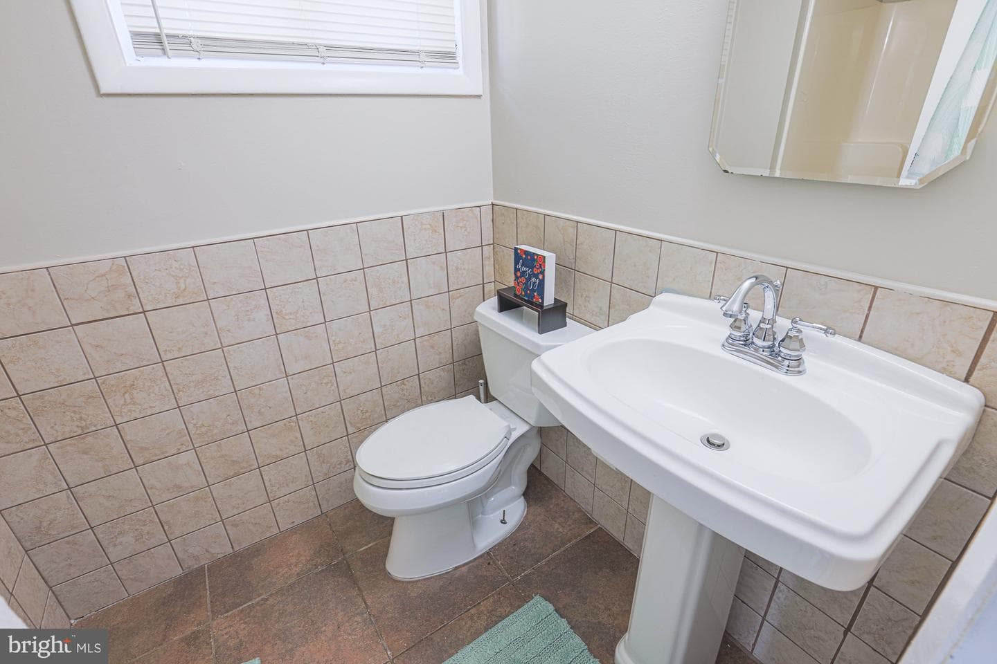 803 Woodglen Place photo 17