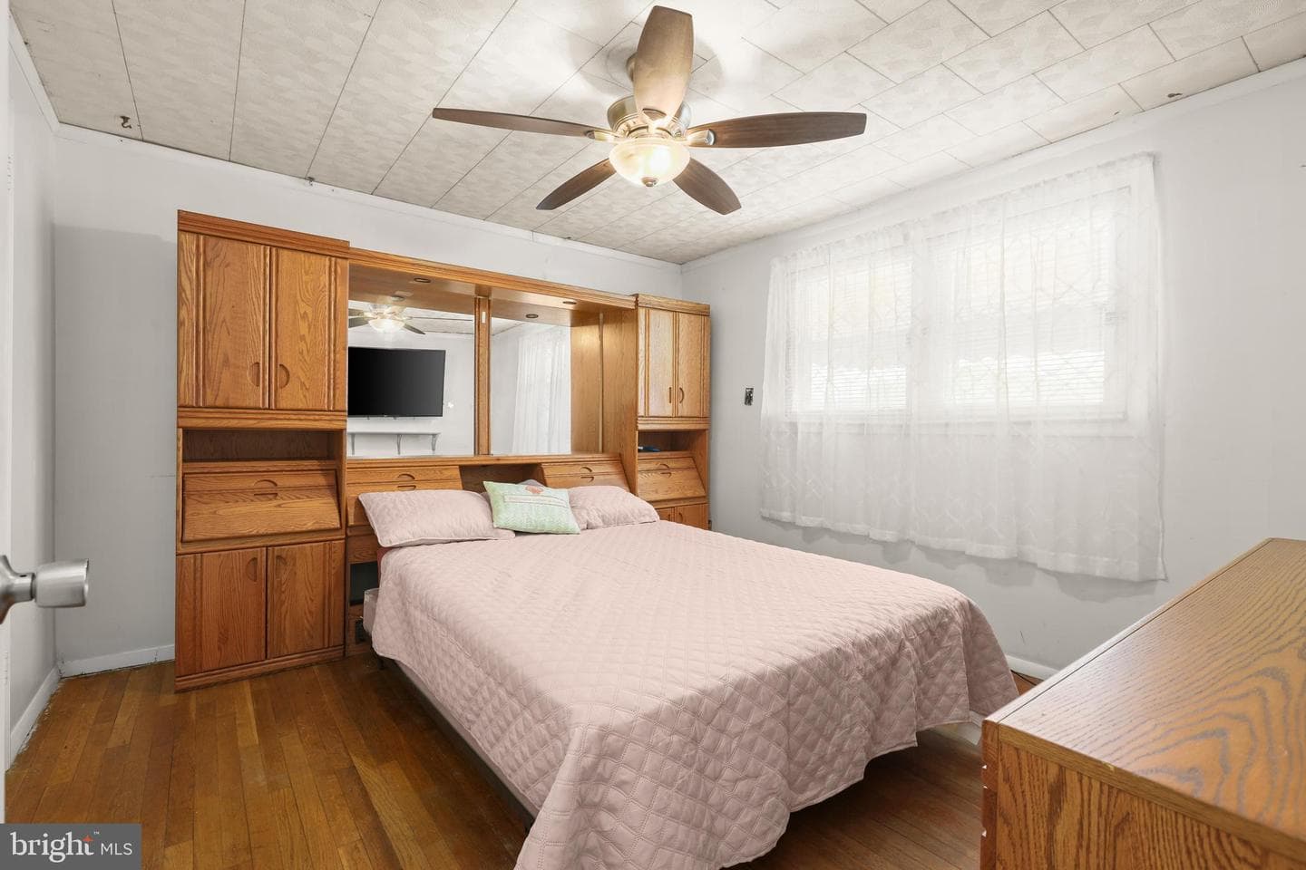 1569 Williams Avenue photo 24