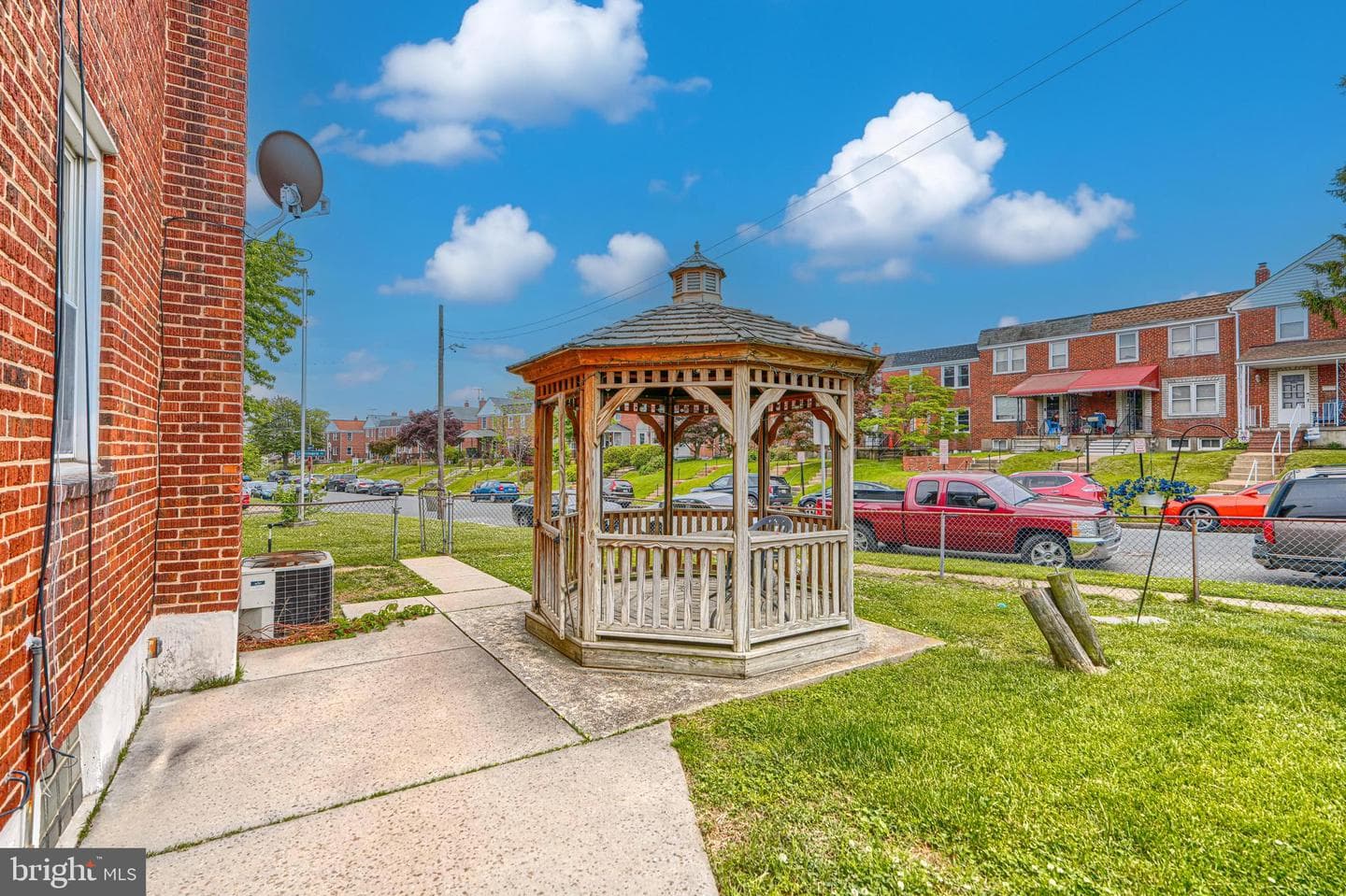 1842 Dunmere Road photo 31