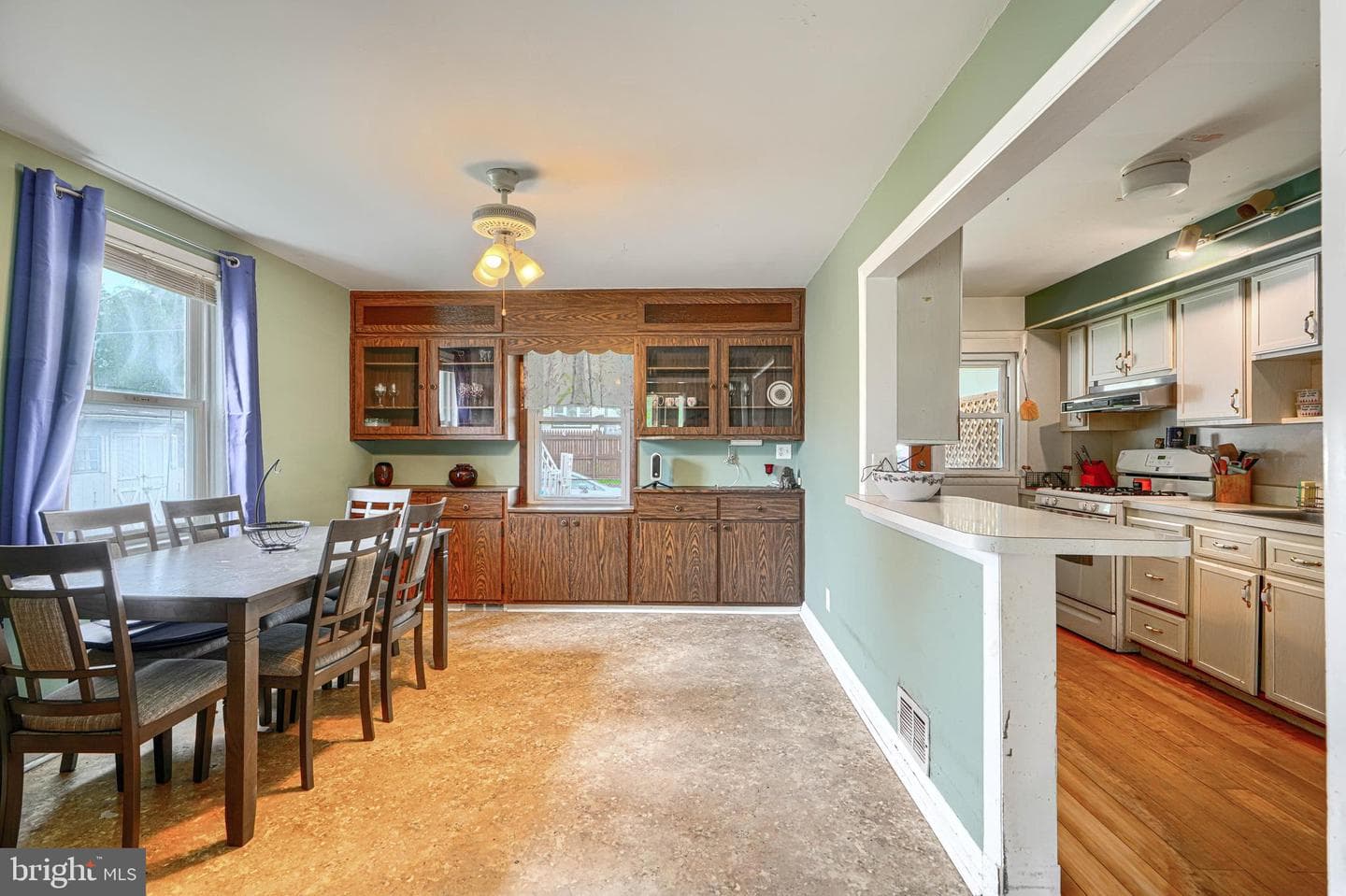 1842 Dunmere Road photo 9