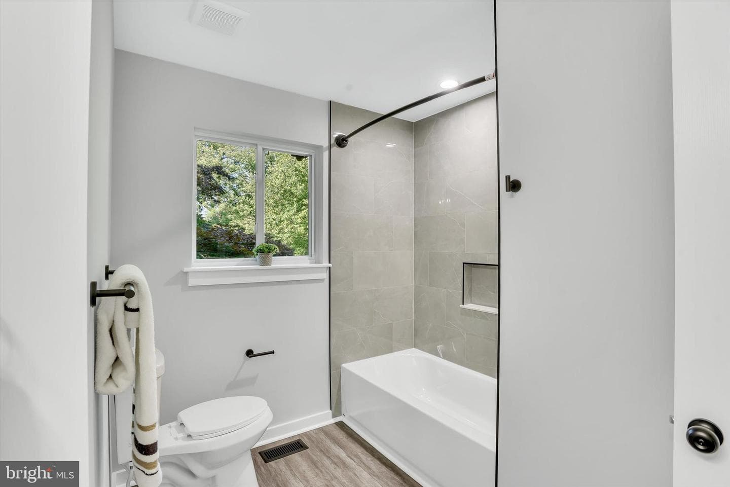 3909 Thoroughbred Lane photo 30