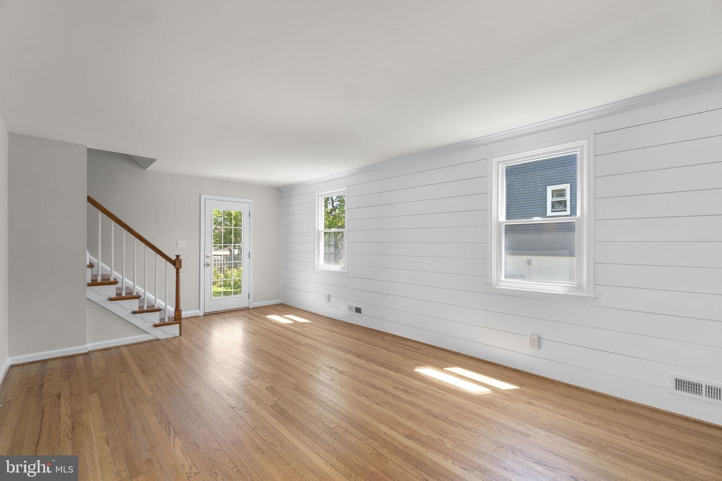2018 Norhurst Way N photo 3