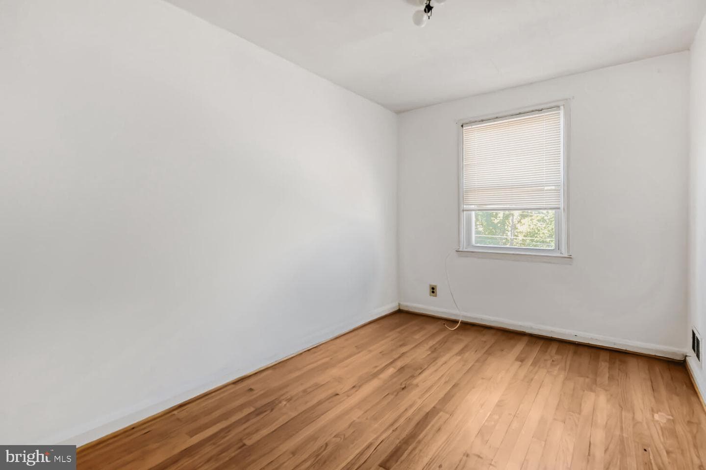 7450 Manchester Road photo 10