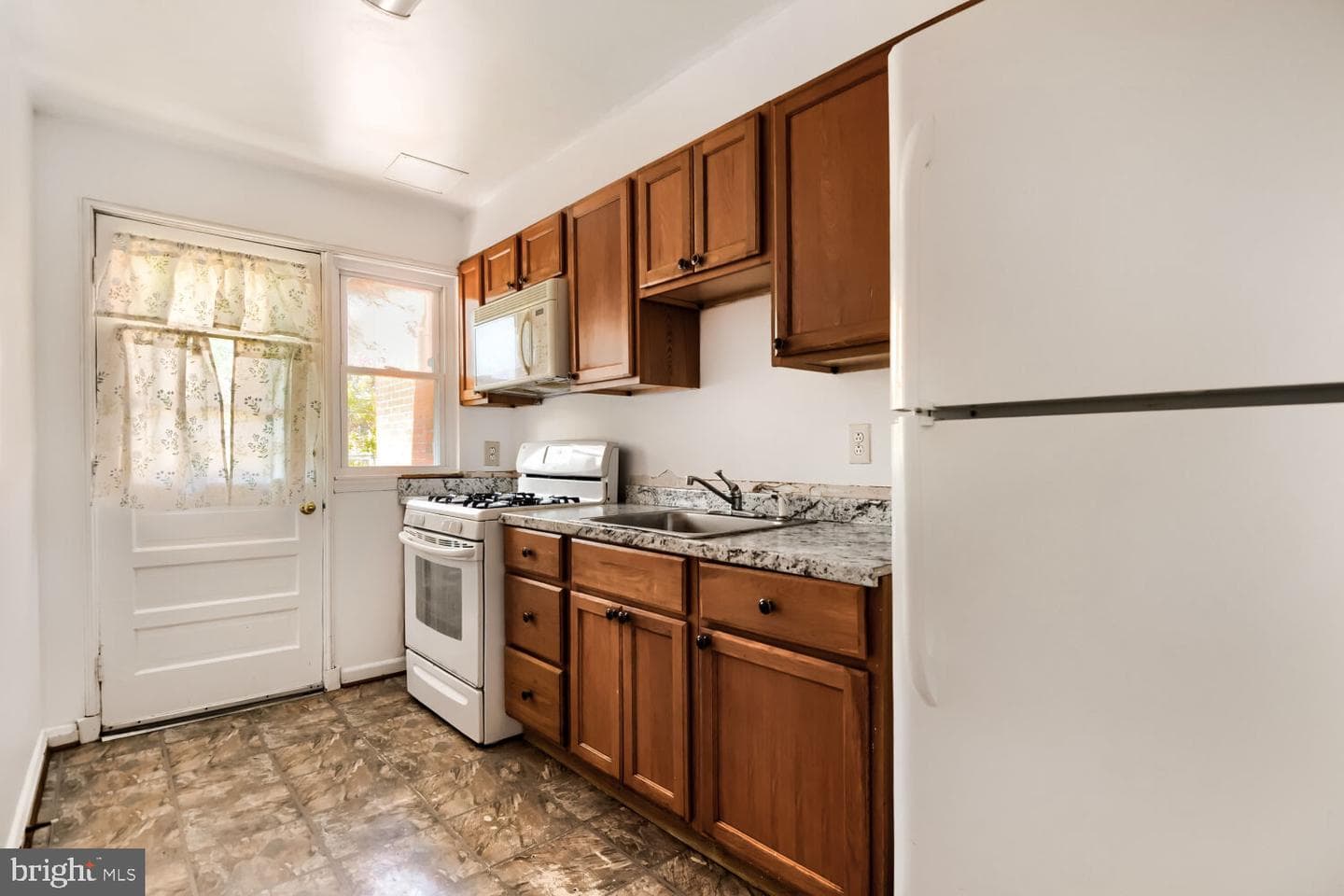 7450 Manchester Road photo 13