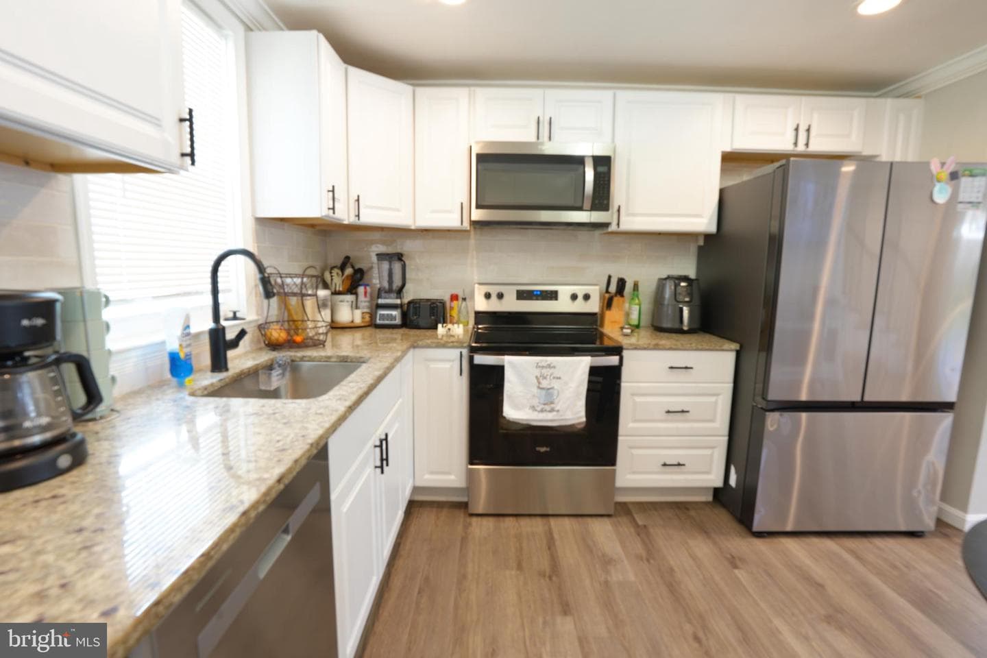6205 Marglenn Avenue photo 8