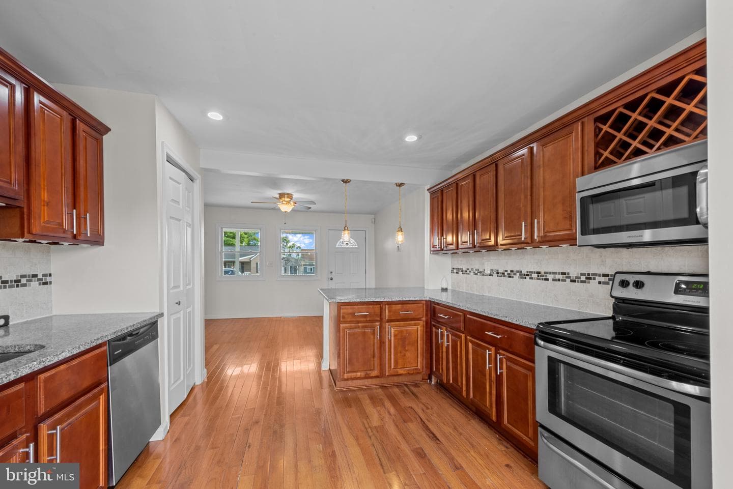 24 Yawmeter Drive photo 8