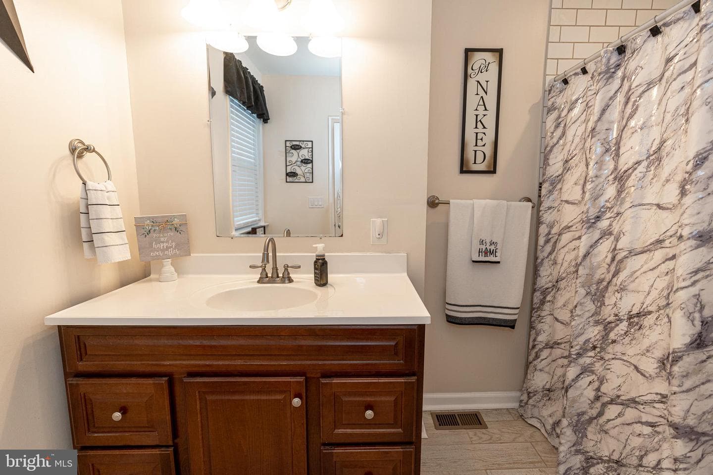 220 Pinewood Road photo 14