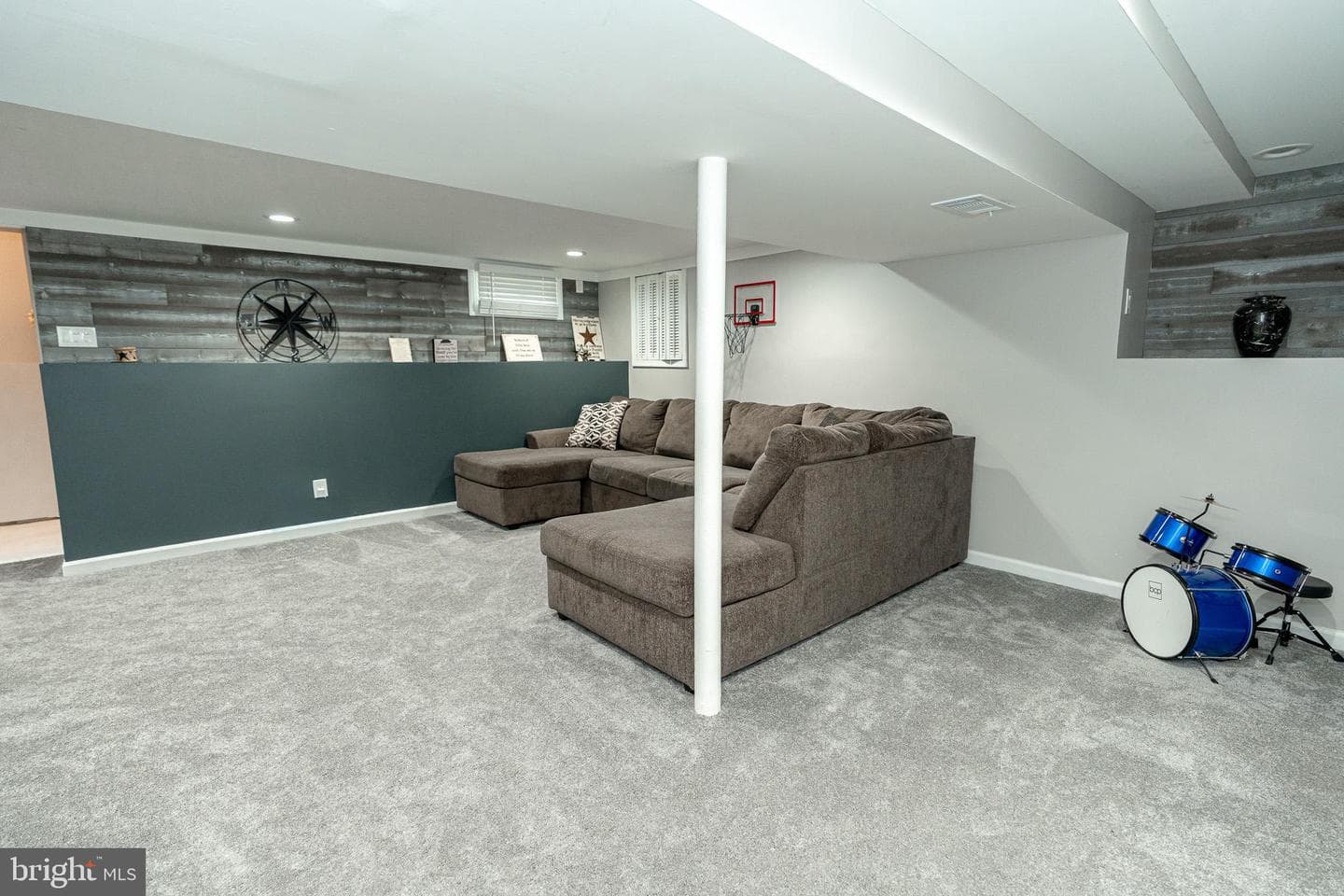 220 Pinewood Road photo 25