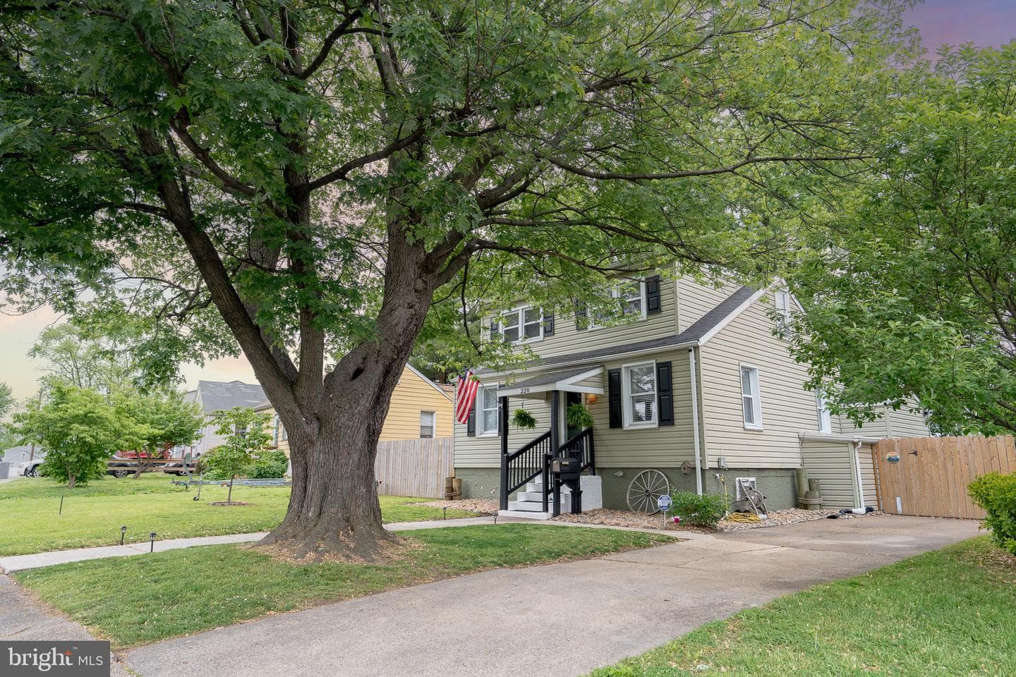 220 Pinewood Road photo 32