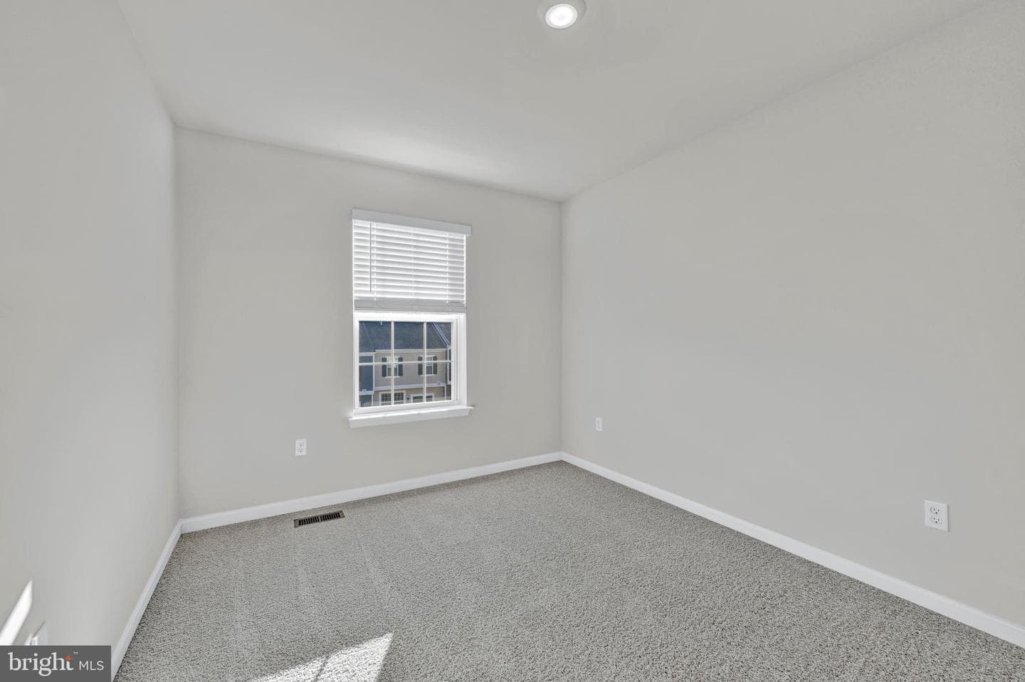 2 Merion Ave photo 15