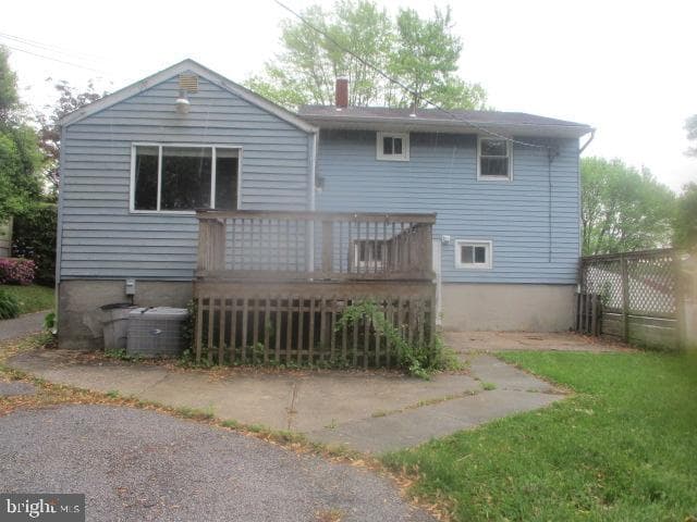 9122 Orbitan Road photo 4